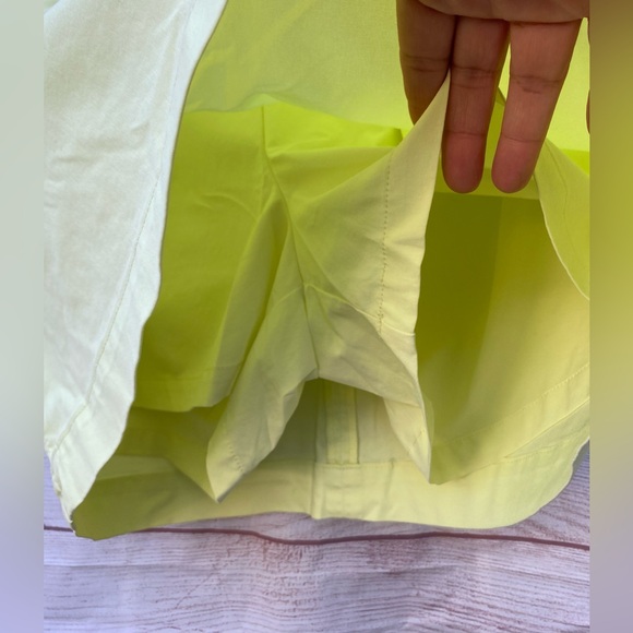 Nike Golf, Fit Dry, Vibrant Neon Skort (4) - Picture 3 of 11